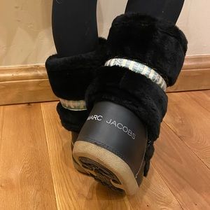 Marc Jacobs moon boots
